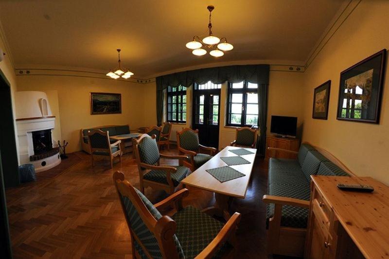 Hotel Svaty Tomas Přední Výtoň Εξωτερικό φωτογραφία