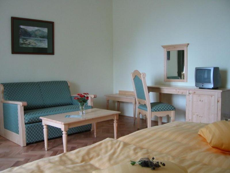 Hotel Svaty Tomas Přední Výtoň Εξωτερικό φωτογραφία