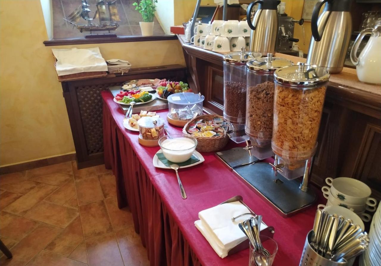 Hotel Svaty Tomas Přední Výtoň Εξωτερικό φωτογραφία